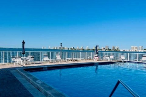 Condominio en alquiler en Riviera Beach, Florida, 1 dormitorio, 64.75 m2 № 1178626 - foto 1