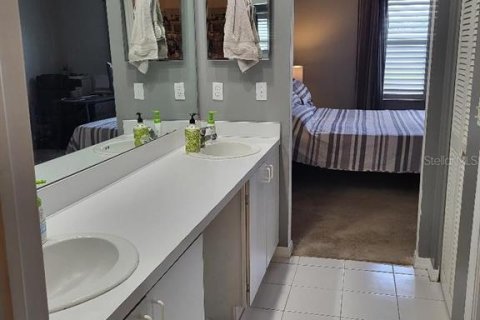 Condo in Sun City Center, Florida, 3 bedrooms № 2224662 - photo 15