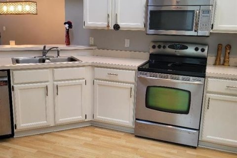 Condo in Sun City Center, Florida, 3 bedrooms № 2224662 - photo 12