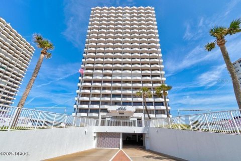 Condo in Daytona Beach, Florida, 2 bedrooms  № 2212598