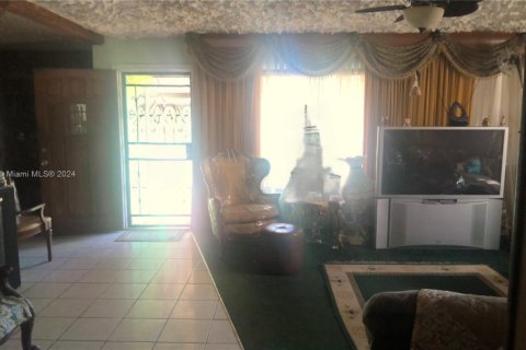 Villa ou maison à vendre à Miami, Floride: 4 chambres, 209.03 m2 № 1465978 - photo 7