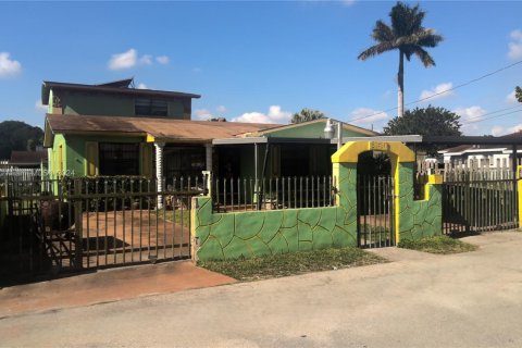 Villa ou maison à vendre à Miami, Floride: 4 chambres, 209.03 m2 № 1465978 - photo 2