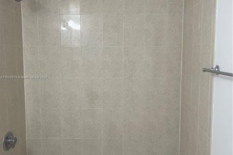 Condo in Miami, Florida, 2 bedrooms  № 1269671 - photo 16