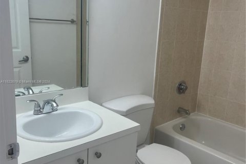 Condo in Miami, Florida, 2 bedrooms  № 1269671 - photo 15