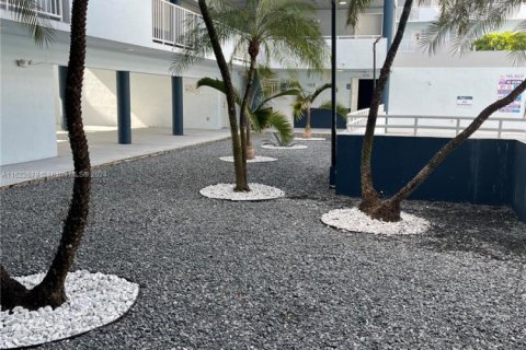 Condo in Miami, Florida, 2 bedrooms  № 1269671 - photo 24