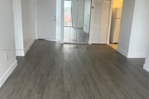 Condo in Miami, Florida, 2 bedrooms  № 1269671 - photo 3