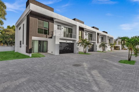 Touwnhouse à vendre à Dania Beach, Floride: 3 chambres, 191.38 m2 № 2036090 - photo 3