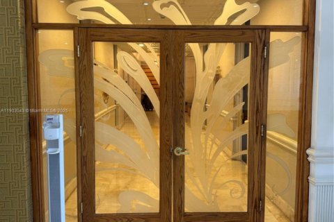 Снять в аренду кондоминиум в Майами-Бич, Флорида 1 спальня, 108.97м2, № 1955518 - фото 2