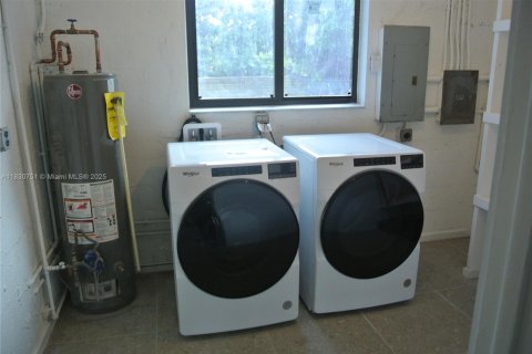 House in Cutler Bay, Florida 3 bedrooms, 147.44 sq.m. № 1806375 - photo 23