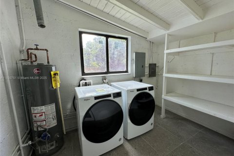 House in Cutler Bay, Florida 3 bedrooms, 147.44 sq.m. № 1806375 - photo 24