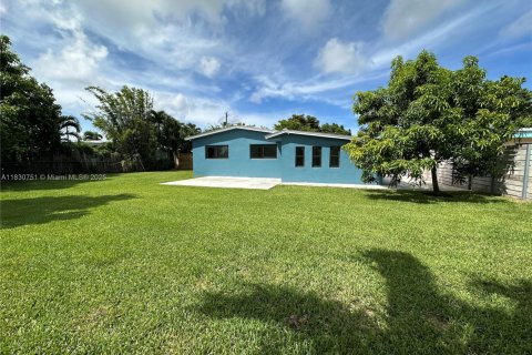 House in Cutler Bay, Florida 3 bedrooms, 147.44 sq.m. № 1806375 - photo 27