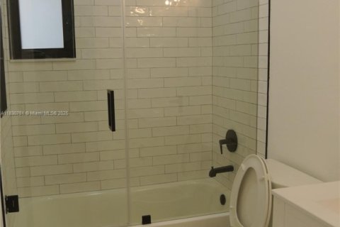 House in Cutler Bay, Florida 3 bedrooms, 147.44 sq.m. № 1806375 - photo 12