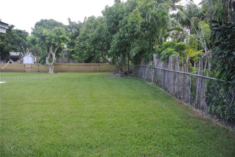 House in Cutler Bay, Florida 3 bedrooms, 147.44 sq.m. № 1806375 - photo 16