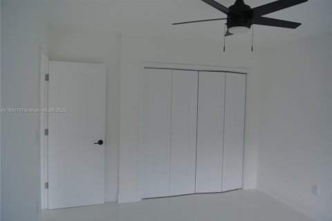 House in Cutler Bay, Florida 3 bedrooms, 147.44 sq.m. № 1806375 - photo 8