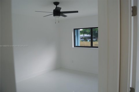 House in Cutler Bay, Florida 3 bedrooms, 147.44 sq.m. № 1806375 - photo 13