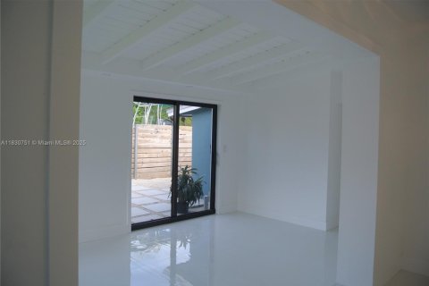 House in Cutler Bay, Florida 3 bedrooms, 147.44 sq.m. № 1806375 - photo 7