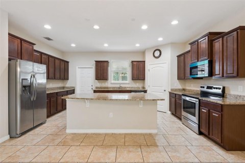 Casa en venta en Orlando, Florida, 4 dormitorios, 253.62 m2 № 2330263 - foto 3