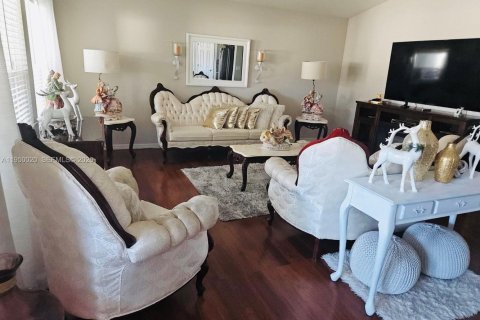 Купить виллу или дом в Уинтер-Хейвен, Флорида 4 спальни, 171.13м2, № 2005735 - фото 6