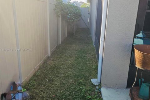 Купить виллу или дом в Уинтер-Хейвен, Флорида 4 спальни, 171.13м2, № 2005735 - фото 15