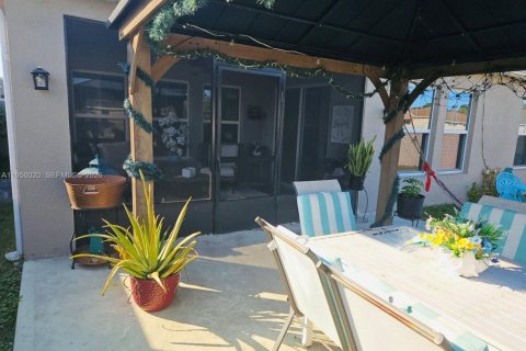 Купить виллу или дом в Уинтер-Хейвен, Флорида 4 спальни, 171.13м2, № 2005735 - фото 14