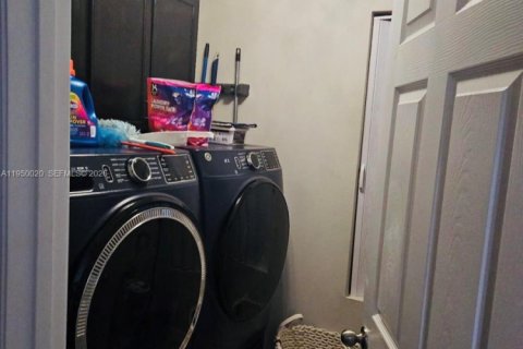 Купить виллу или дом в Уинтер-Хейвен, Флорида 4 спальни, 171.13м2, № 2005735 - фото 27