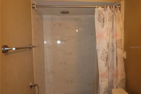House in Orlando, Florida 5 bedrooms, 186.83 sq.m. № 1555551 - photo 6