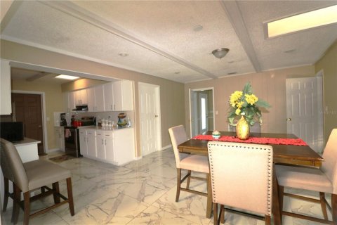 House in Orlando, Florida 5 bedrooms, 186.83 sq.m. № 1555551 - photo 14