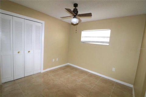 House in Orlando, Florida 5 bedrooms, 186.83 sq.m. № 1555551 - photo 8
