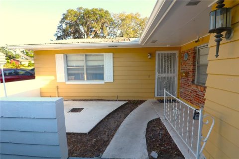 House in Orlando, Florida 5 bedrooms, 186.83 sq.m. № 1555551 - photo 3