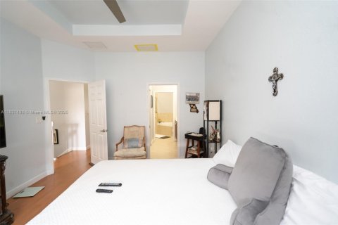 Townhouse in Homestead, Florida 4 bedrooms, 161.28 sq.m. № 2018398 - photo 14