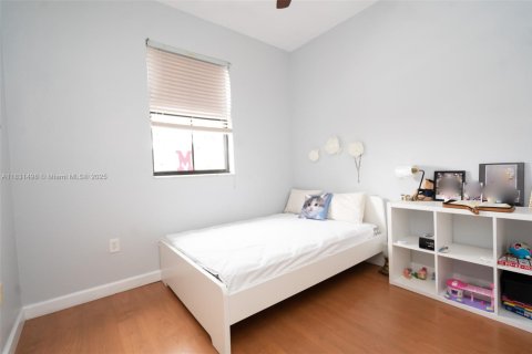 Townhouse in Homestead, Florida 4 bedrooms, 161.28 sq.m. № 2018398 - photo 16