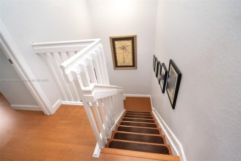 Townhouse in Homestead, Florida 4 bedrooms, 161.28 sq.m. № 2018398 - photo 24