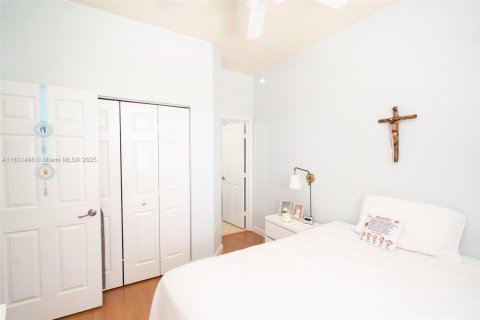 Townhouse in Homestead, Florida 4 bedrooms, 161.28 sq.m. № 2018398 - photo 22