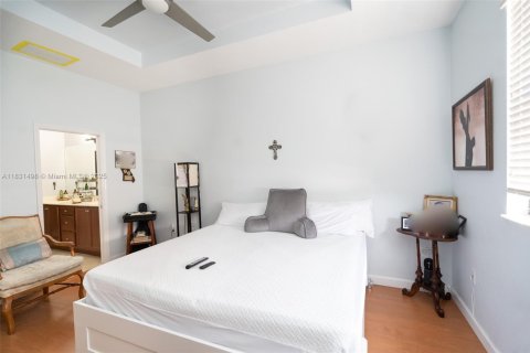 Townhouse in Homestead, Florida 4 bedrooms, 161.28 sq.m. № 2018398 - photo 13