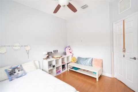 Townhouse in Homestead, Florida 4 bedrooms, 161.28 sq.m. № 2018398 - photo 17