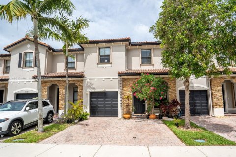 Townhouse in Homestead, Florida 4 bedrooms, 161.28 sq.m. № 2018398 - photo 7