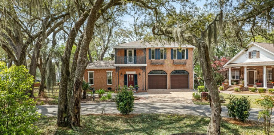 House in Niceville, Florida 4 bedrooms, 380.9 sq.m. № 560149
