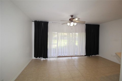 Townhouse in Orlando, Florida 2 bedrooms, 111.67 sq.m. № 2198618 - photo 5