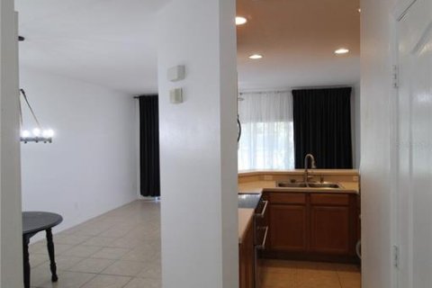 Townhouse in Orlando, Florida 2 bedrooms, 111.67 sq.m. № 2198618 - photo 2