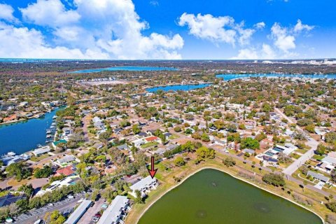 Condo in Saint Petersburg, Florida, 1 bedroom  № 2218306 - photo 25