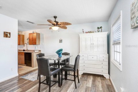 Condo in Saint Petersburg, Florida, 1 bedroom  № 2218306 - photo 7