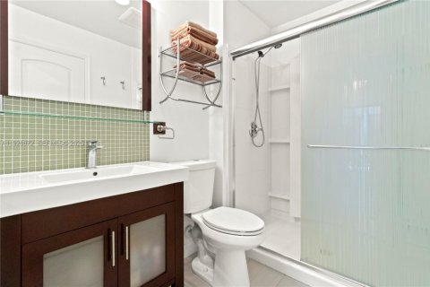 Villa ou maison à vendre à Deerfield Beach, Floride: 2 chambres, 111.85 m2 № 1985831 - photo 20