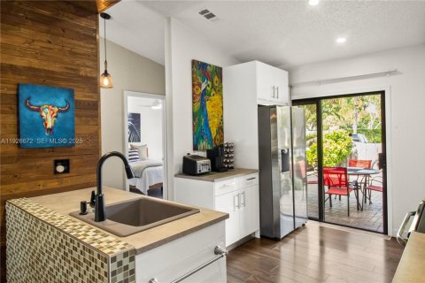 Villa ou maison à vendre à Deerfield Beach, Floride: 2 chambres, 111.85 m2 № 1985831 - photo 2