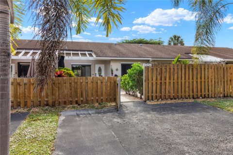 Villa ou maison à vendre à Deerfield Beach, Floride: 2 chambres, 111.85 m2 № 1985831 - photo 29