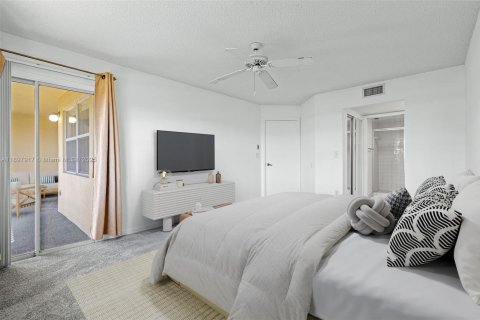 Condo in Homestead, Florida, 2 bedrooms  № 1952551 - photo 12