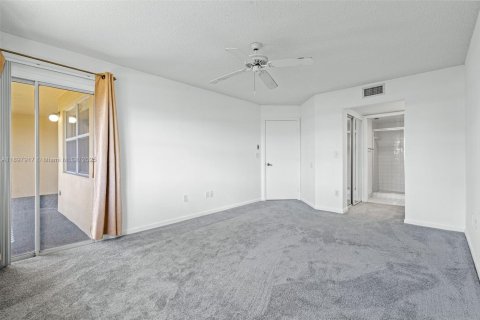 Condo in Homestead, Florida, 2 bedrooms  № 1952551 - photo 13
