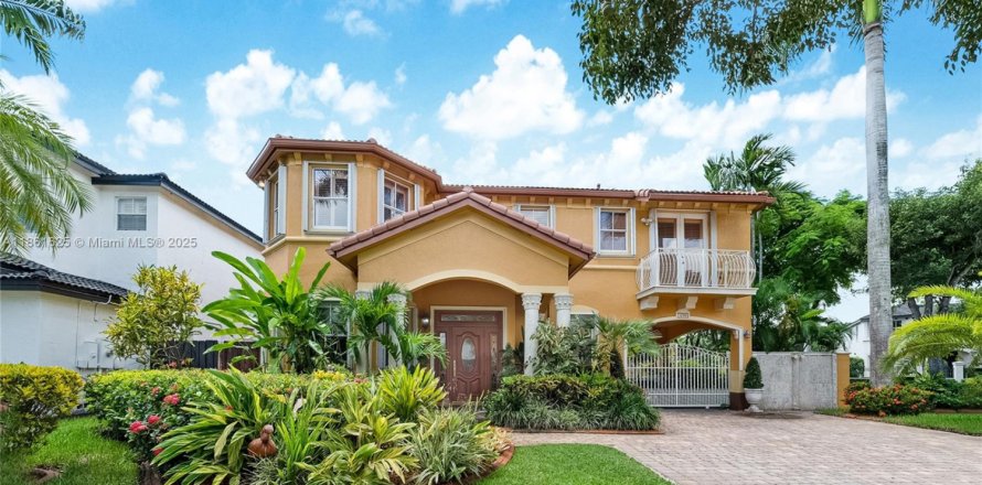 Дом в Майами, Флорида 4 спальни, 328.04м2 № 1977649