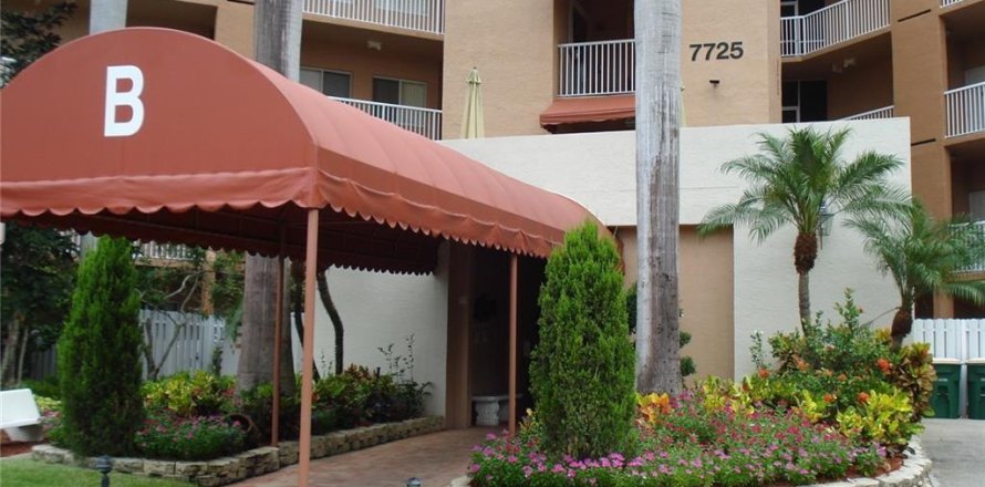 Condo in Tamarac, Florida, 2 bedrooms  № 860973