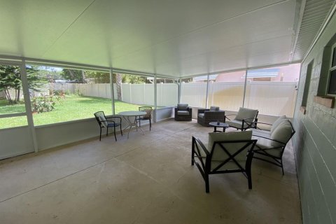 Apartment in New Smyrna Beach, Florida 2 bedrooms, 91.97 sq.m. № 1561259 - photo 25