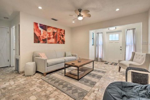 Apartment in New Smyrna Beach, Florida 2 bedrooms, 91.97 sq.m. № 1561259 - photo 5